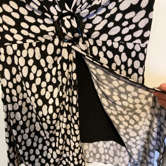 # 183 Women's Frank Lyman Black and White Sleeveless Dressy Top, Size 12 - Picture 5 of 6
